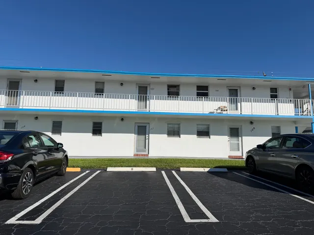 $1,375 | 1113 Lake Terrace, Unit 205, Boynton Beach, FL 33426