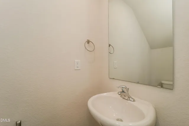 $1,795 | 328 Gourd Street, Zebulon, NC 27597