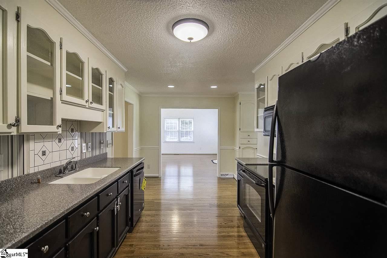 8 Peach Ridge Drive Greer, SC 29651 - Photo 6 of 32