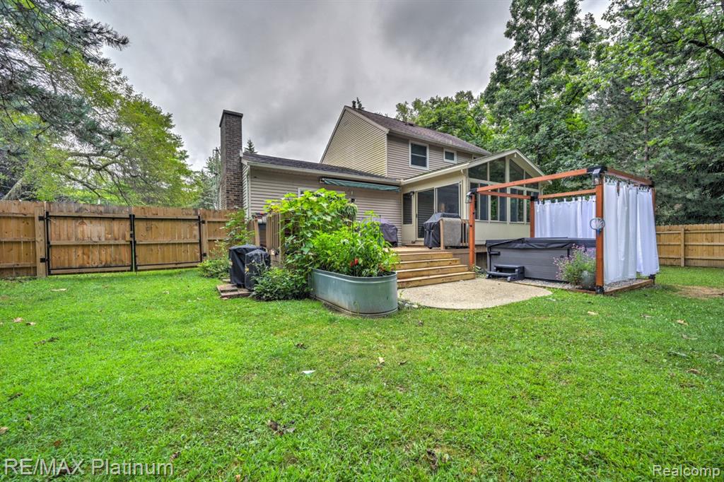 13242 Torrey Road Fenton, MI 48430 - Photo 47 of 50