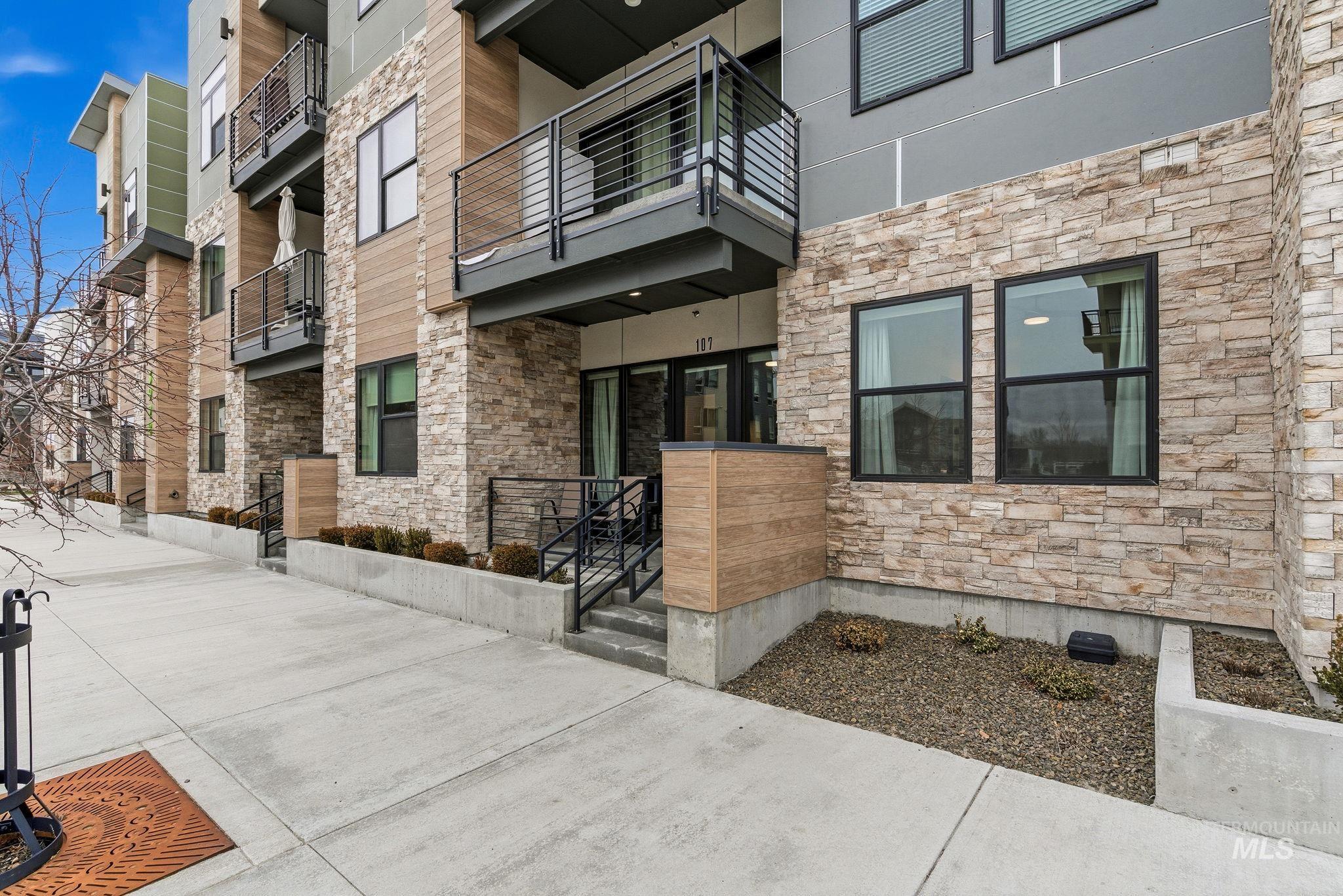 3928 East Haystack Street, Unit 107 Boise, ID 83716 - Photo 31 of 37 View of apartment building / complex