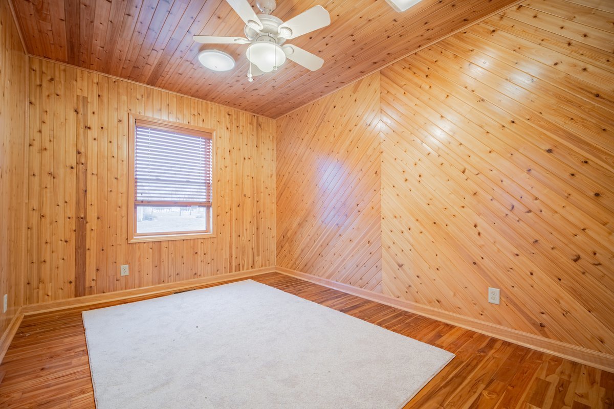 8401 Idlewood Road Clinton, IL 61727 - Photo 12 of 42 a view of an empty room