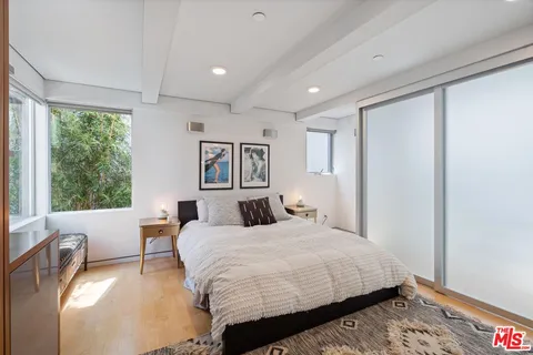 $12,000 | 720 Brooks Avenue, Venice, CA 90291