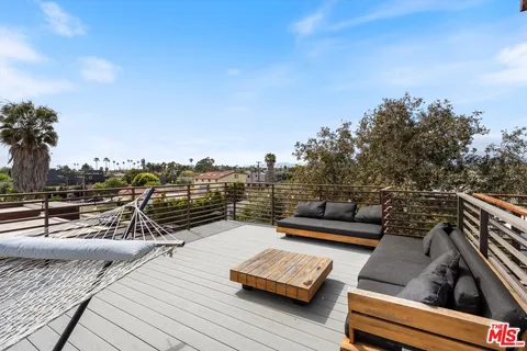 $12,000 | 720 Brooks Avenue, Venice, CA 90291