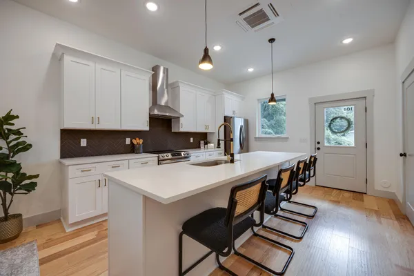 $415,000 | 899 Cherokee Blvd., Unit 125, Chattanooga, TN 37405