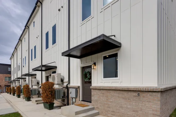 $415,000 | 899 Cherokee Blvd., Unit 125, Chattanooga, TN 37405