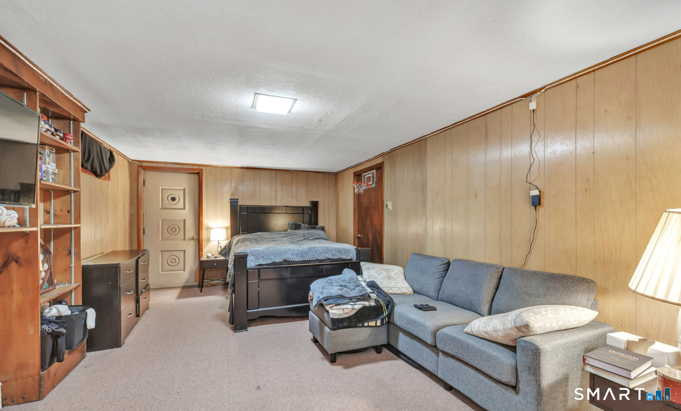 82 Crown Street Trumbull, CT 06611 - Photo 16 of 21