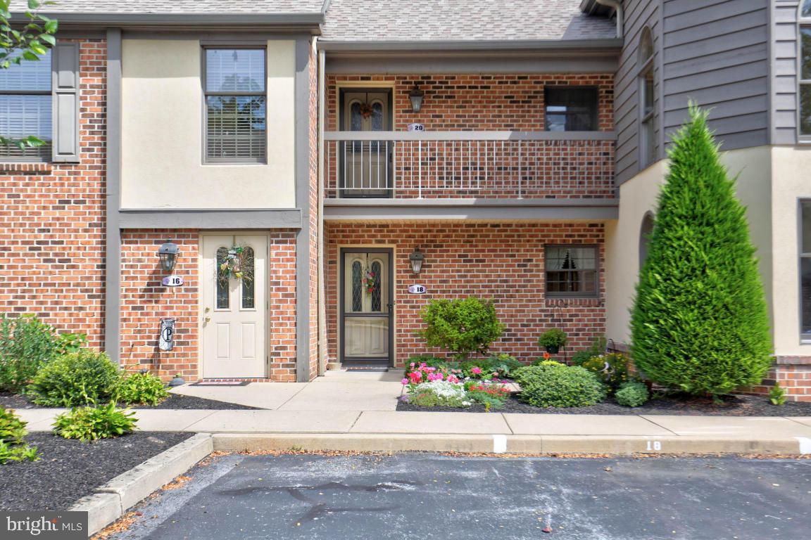 20 Amberly Way Lititz, PA 17543 - Photo 1 of 34