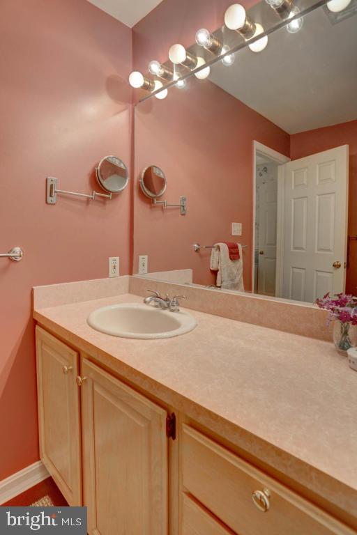 20 Amberly Way Lititz, PA 17543 - Photo 16 of 34