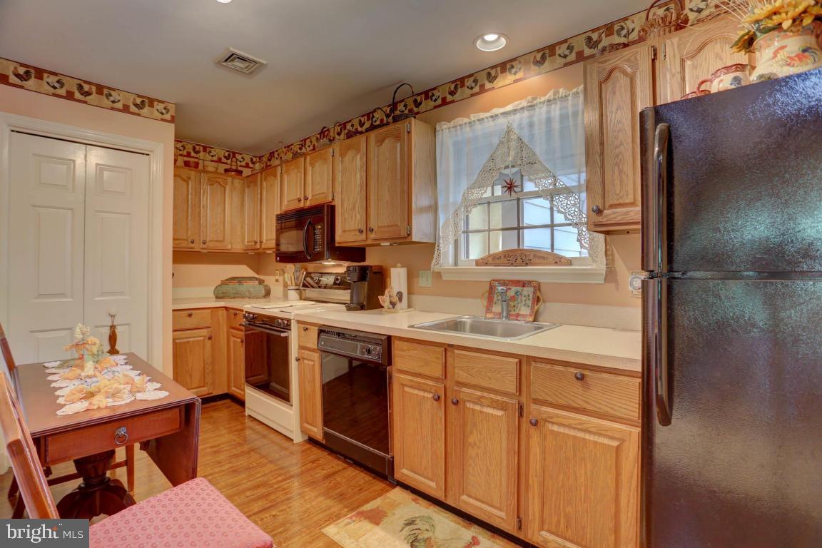 20 Amberly Way Lititz, PA 17543 - Photo 6 of 34