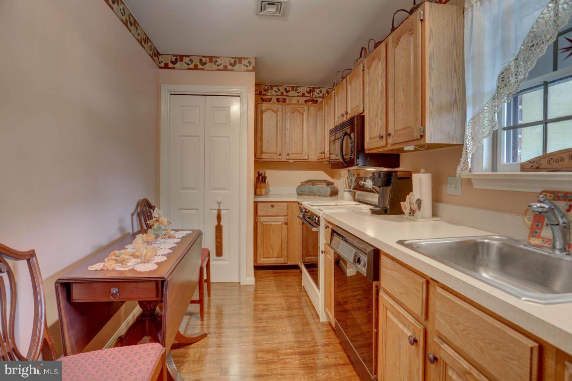 20 Amberly Way Lititz, PA 17543 - Photo 8 of 34