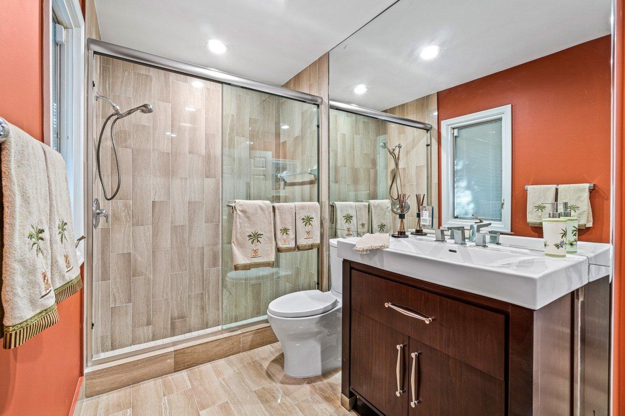10719 Stonebridge Boulevard Boca Raton, FL 33498 - Photo 32 of 55 Cabana Bathroom