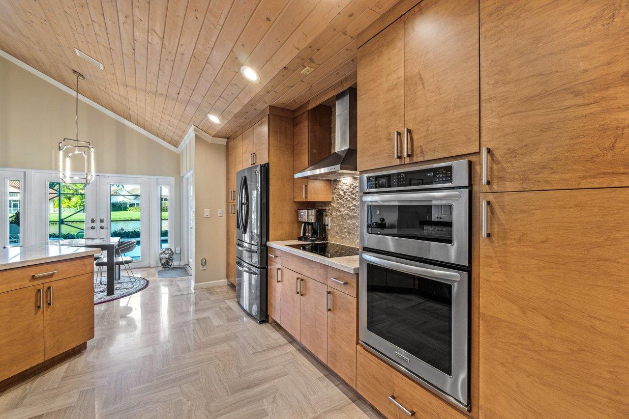 10719 Stonebridge Boulevard Boca Raton, FL 33498 - Photo 7 of 55 Kitchen