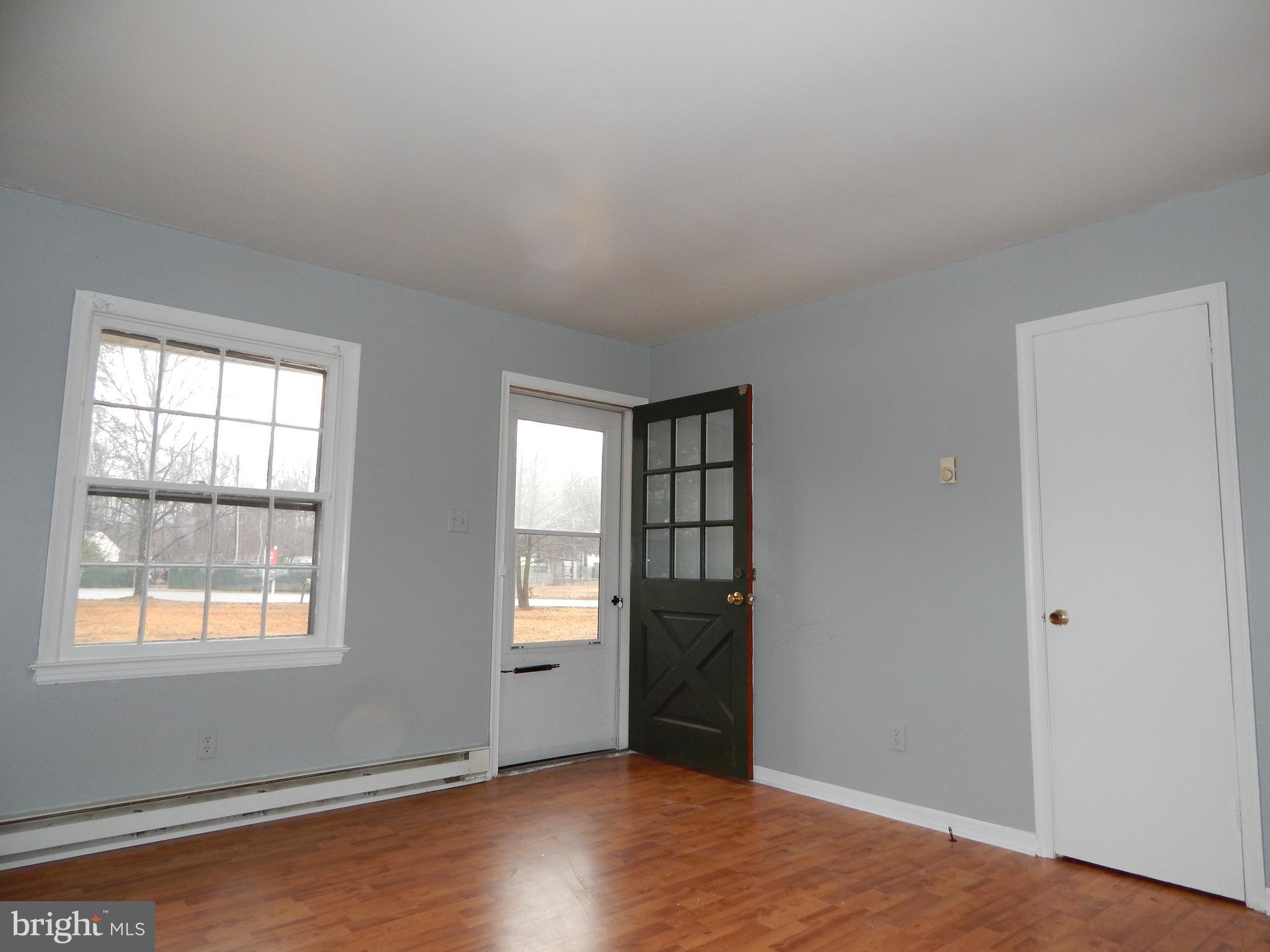 6513 South Roxbury Mill Road Woodford, VA 22580 - Photo 4 of 14 Family Room