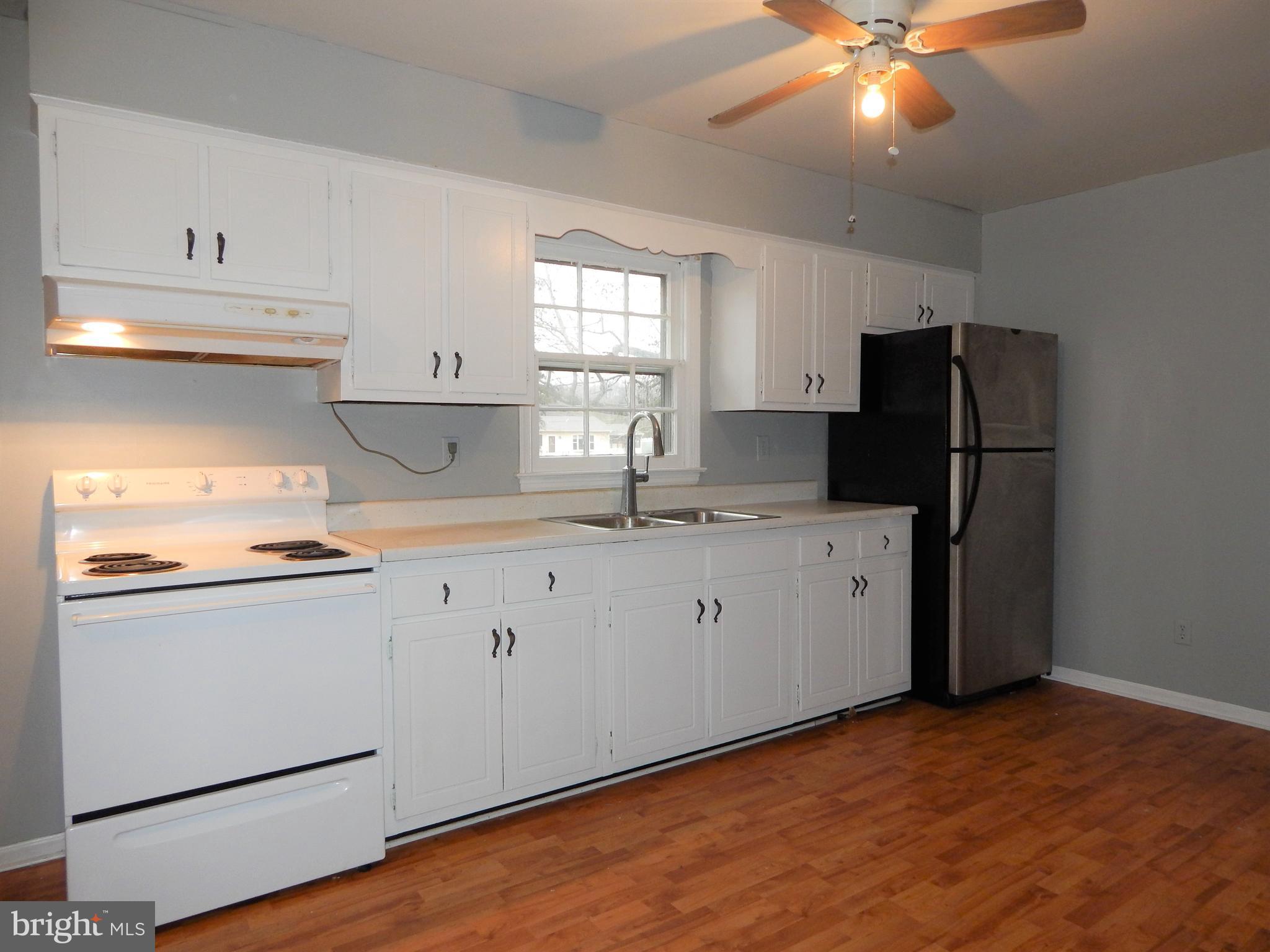 6513 South Roxbury Mill Road Woodford, VA 22580 - Photo 6 of 14 Kitchen