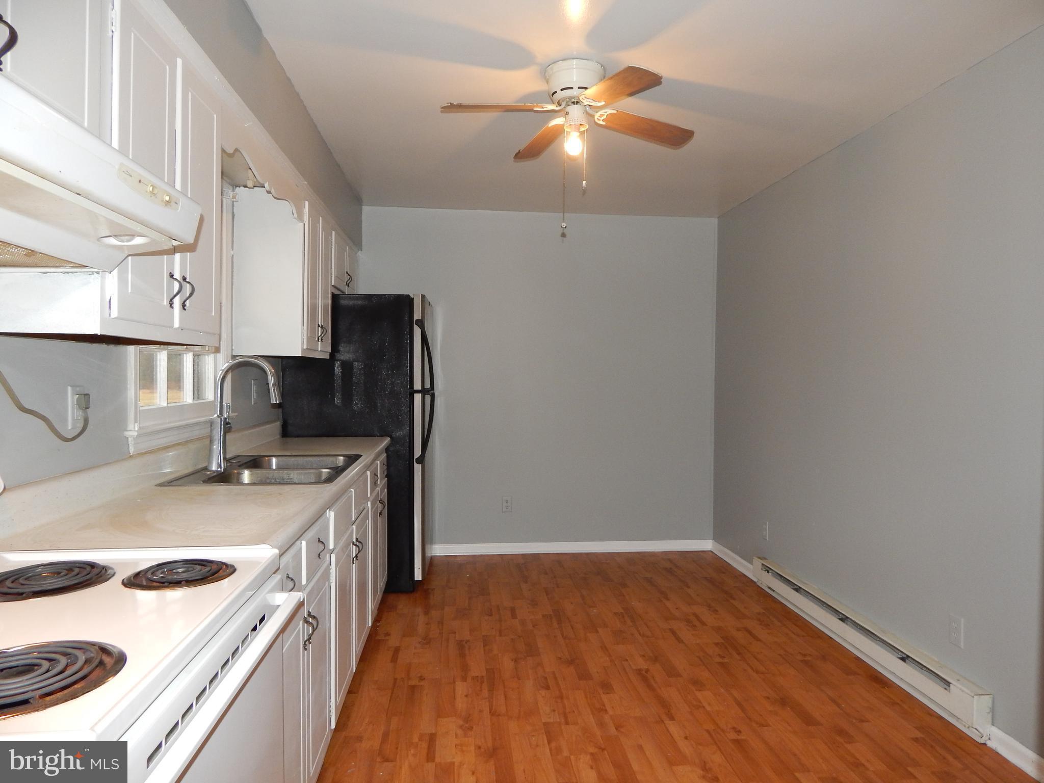 6513 South Roxbury Mill Road Woodford, VA 22580 - Photo 7 of 14 Kitchen