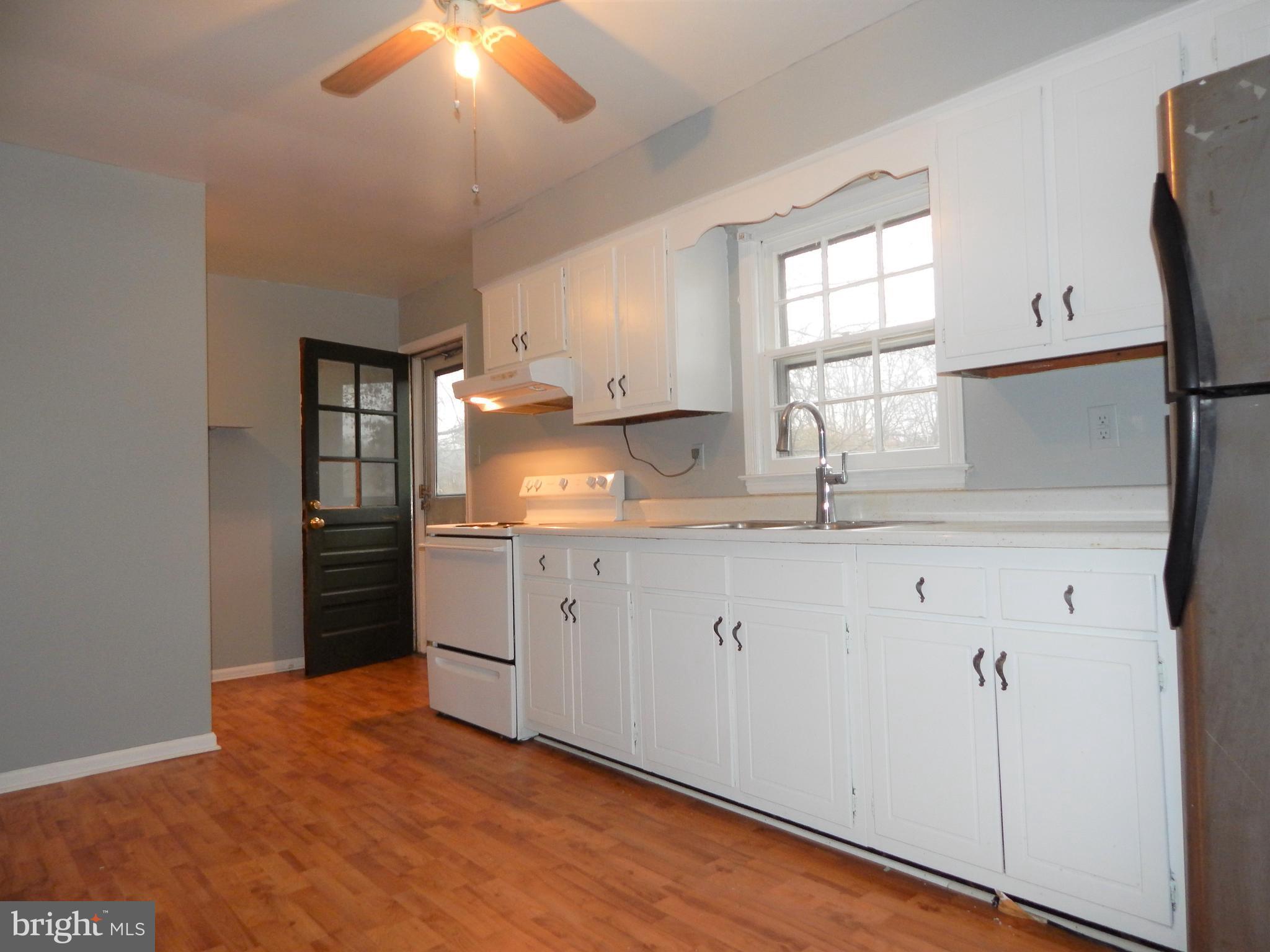 6513 South Roxbury Mill Road Woodford, VA 22580 - Photo 8 of 14 Kitchen
