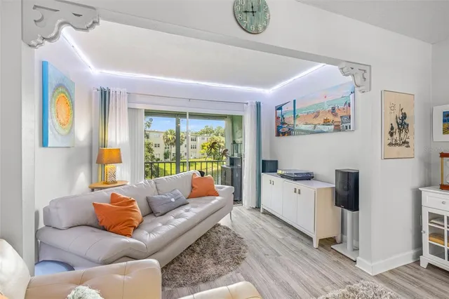 $1,650 | 946 Virginia Street, Unit 207, Dunedin, FL 34698