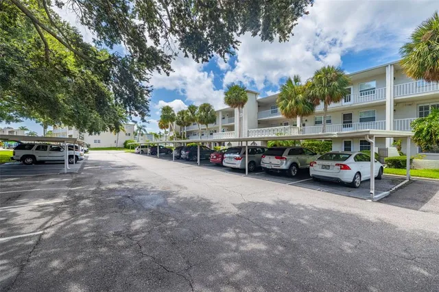 $1,650 | 946 Virginia Street, Unit 207, Dunedin, FL 34698