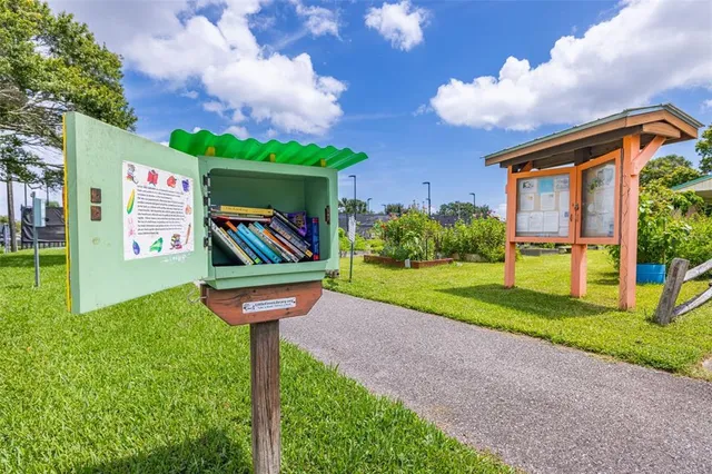 $1,650 | 946 Virginia Street, Unit 207, Dunedin, FL 34698