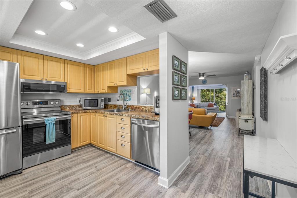 946 Virginia Street, Unit 207 Dunedin, FL 34698 - Photo 4 of 41