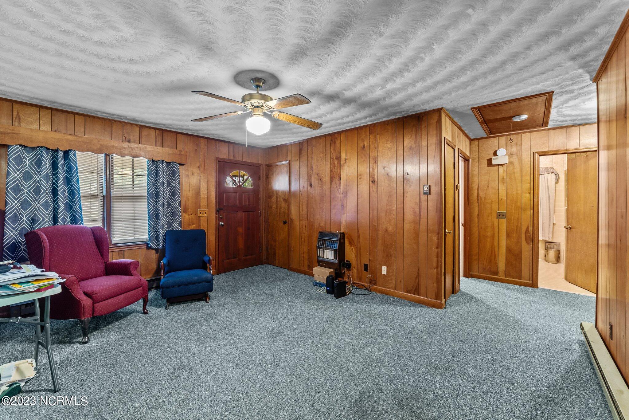 8039 Stantonsburg Road Farmville, NC 27828 - Photo 7 of 33 Living Room 3