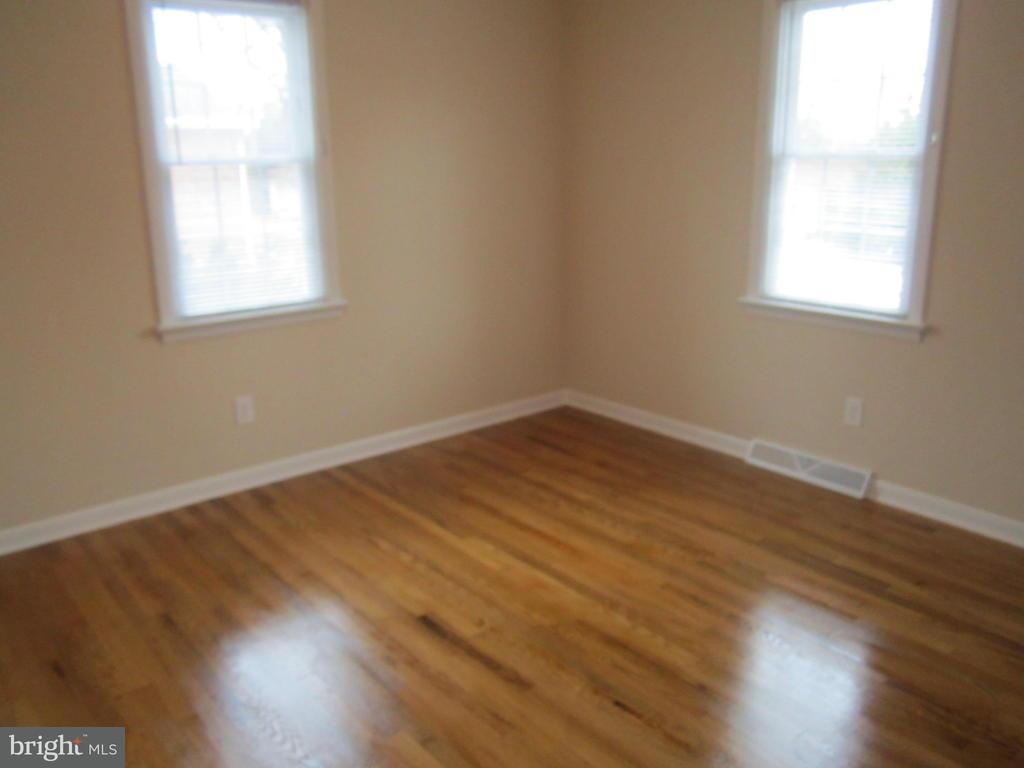 744 Robin Road Lancaster, PA 17601 - Photo 14 of 24 Gallery Image 14