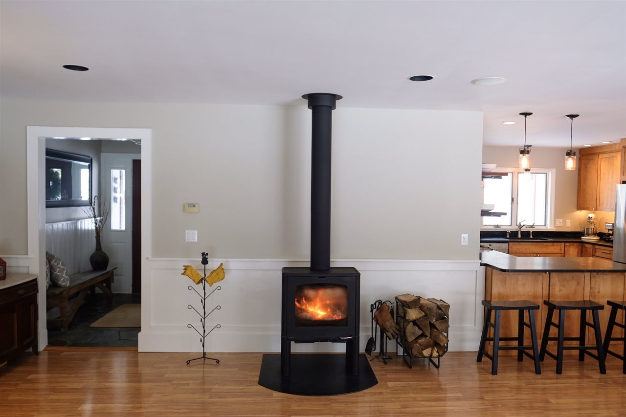 291 Gilcrist Road Stowe, VT 05672 - Photo 22 of 40