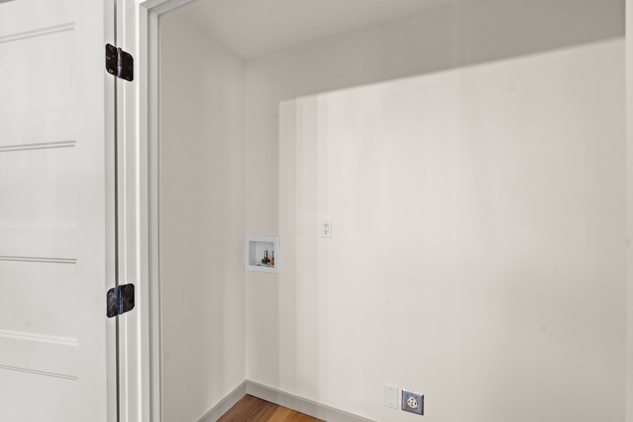 3004 Anderson Road Nashville, TN 37217 - Photo 17 of 28 a view of a hallway