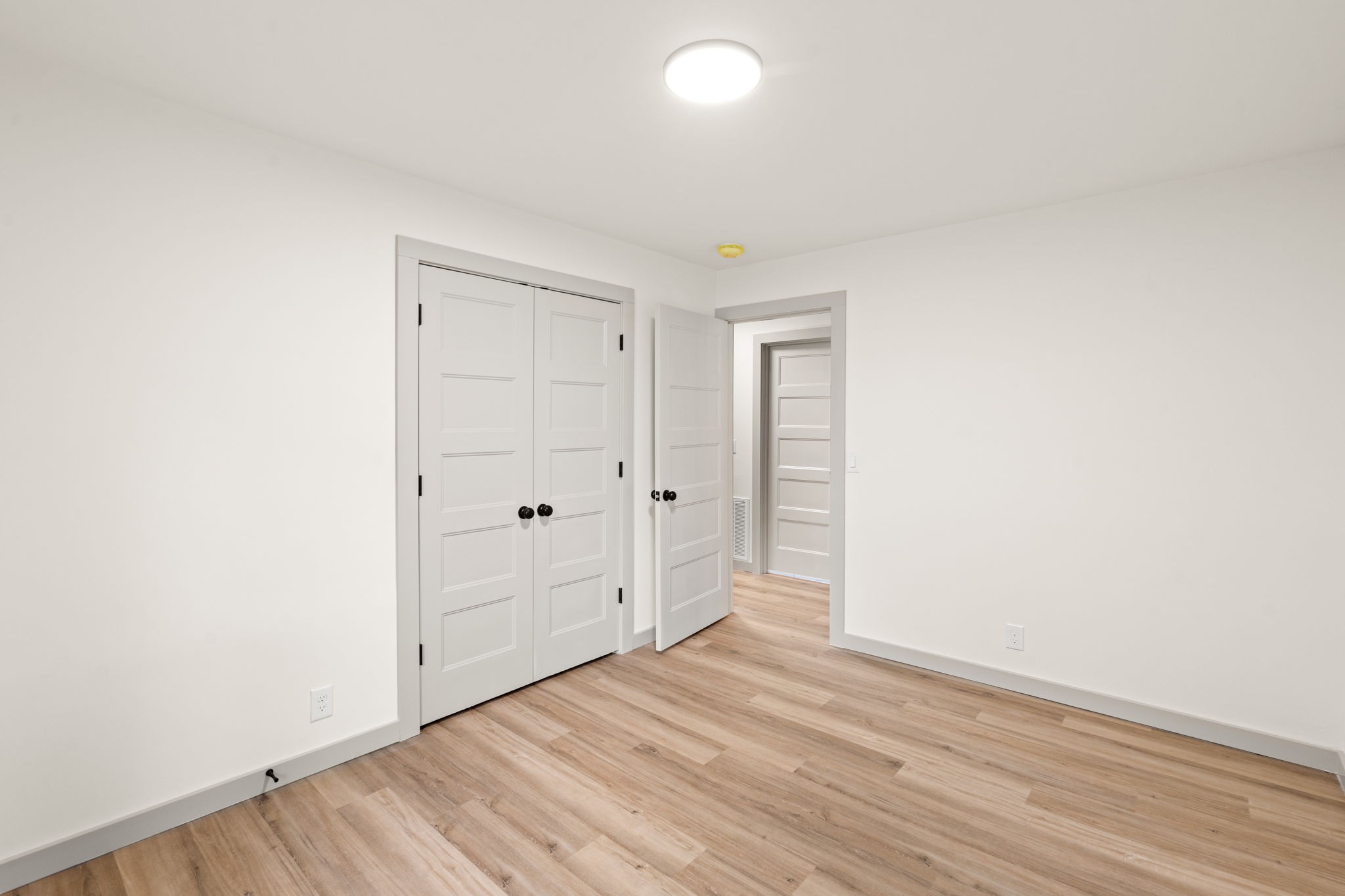 3004 Anderson Road Nashville, TN 37217 - Photo 25 of 28 an empty room with wooden floor