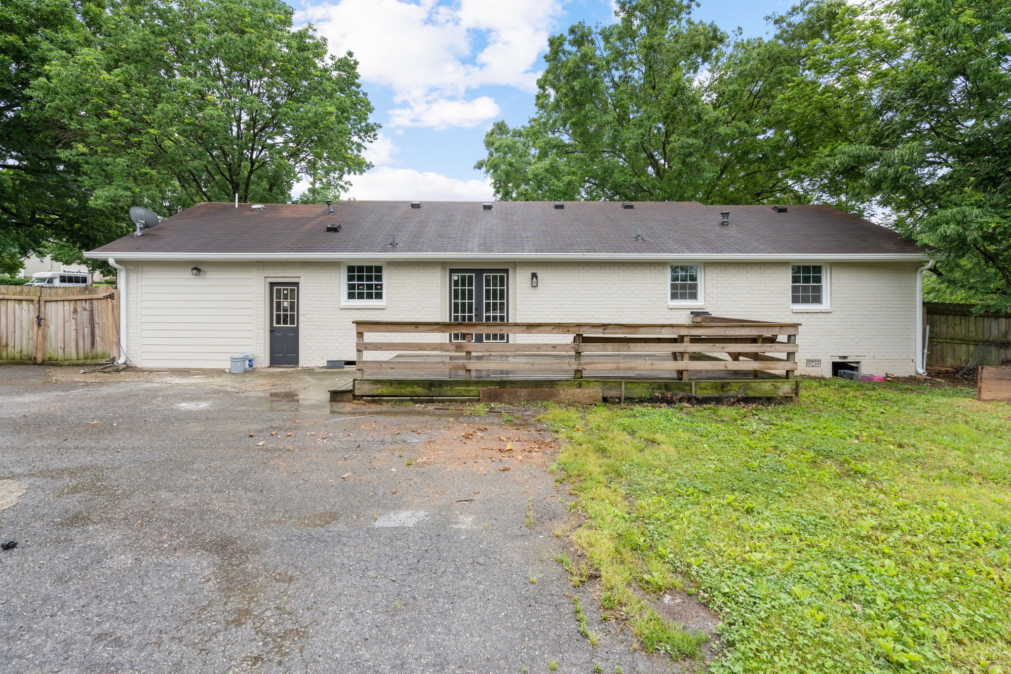 3004 Anderson Road Nashville, TN 37217 - Photo 27 of 28 front view of a house with a yard