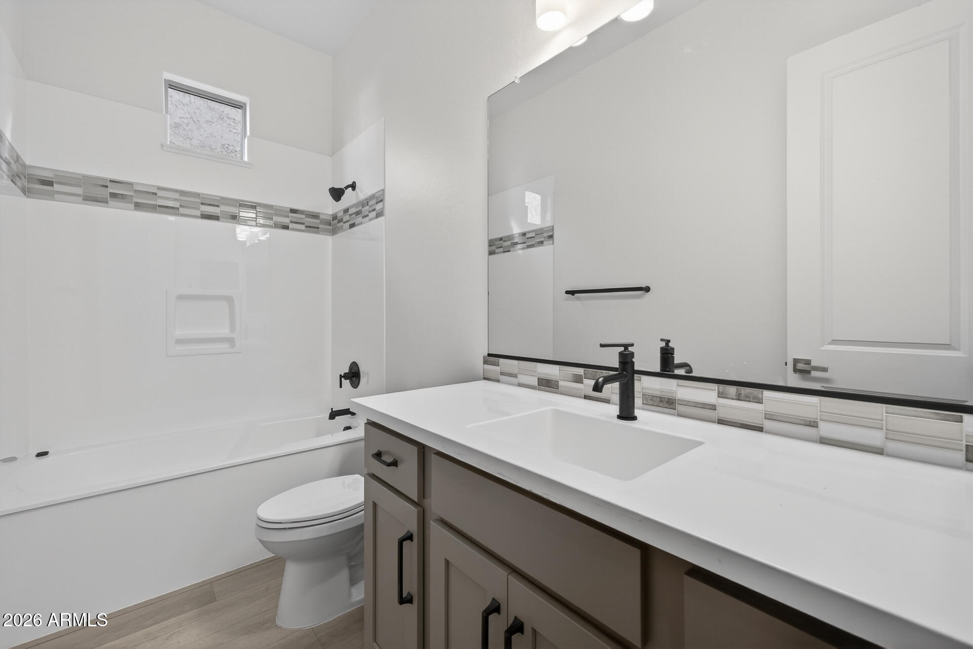 4273 East John Street Gilbert, AZ 85295 - Photo 22 of 42 33)BATH 3