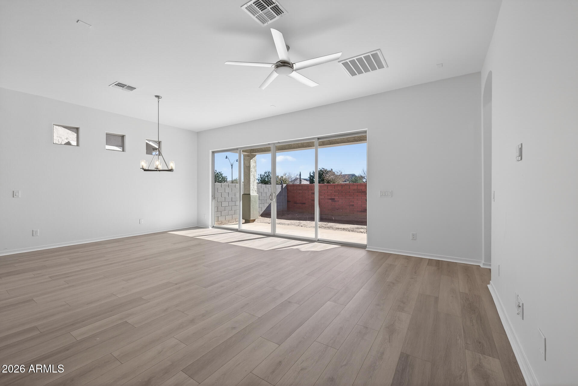 4273 East John Street Gilbert, AZ 85295 - Photo 3 of 42 6)GREAT ROOM