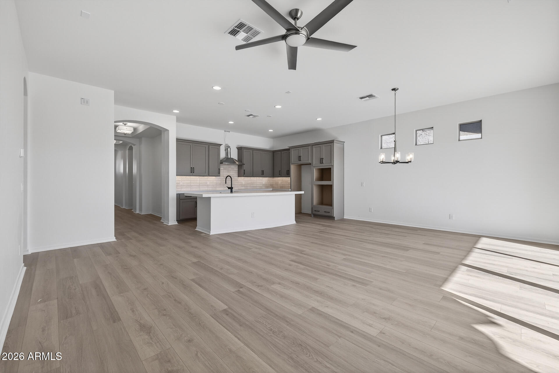 4273 East John Street Gilbert, AZ 85295 - Photo 5 of 42 8)GREAT ROOM