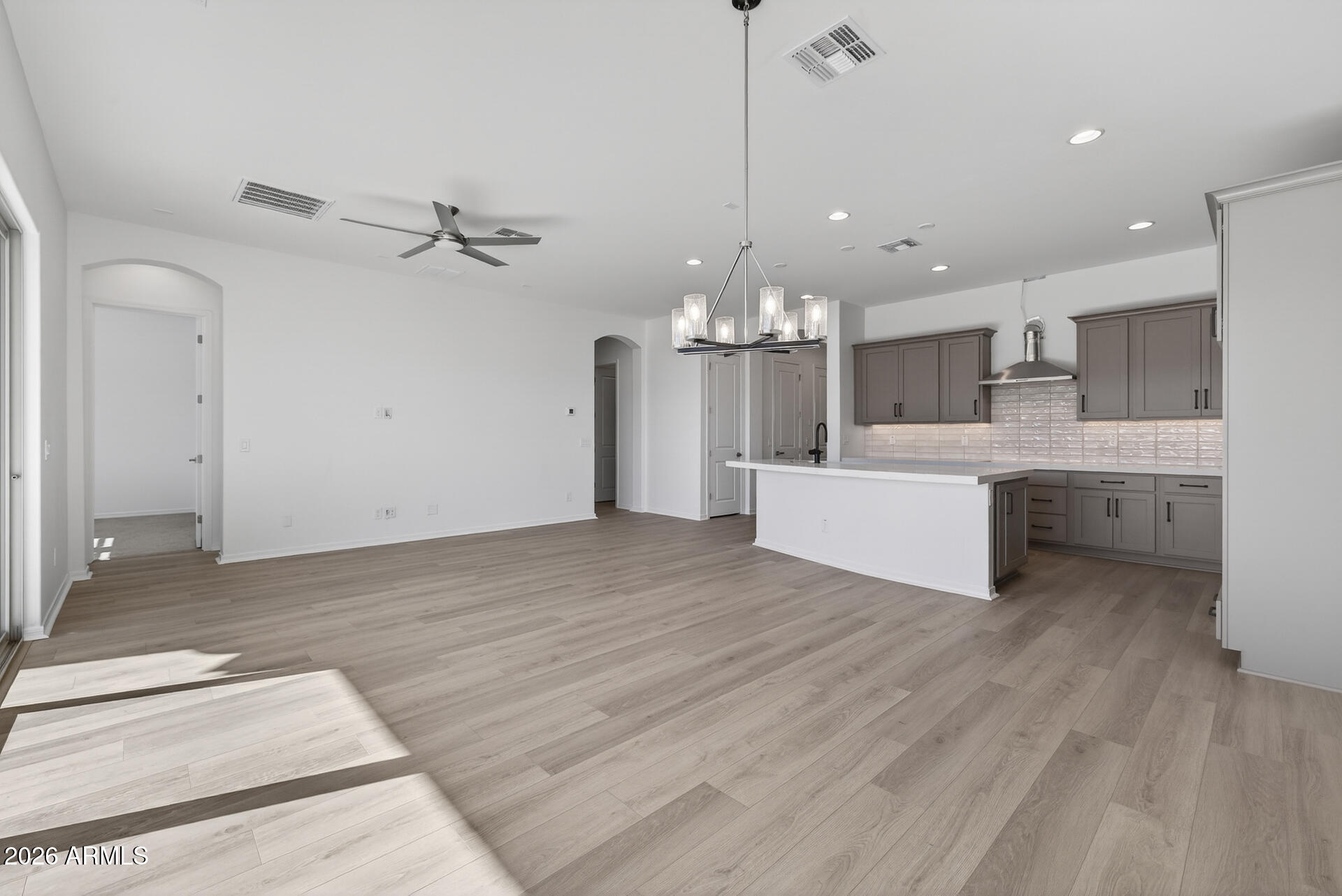 4273 East John Street Gilbert, AZ 85295 - Photo 9 of 42 20)KITCHEN