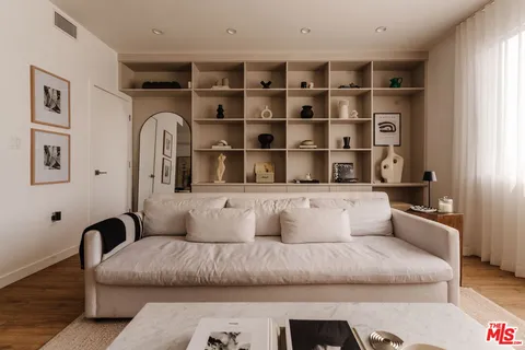 $1,229,000 | 1040 North Spaulding Avenue, Unit 4, West Hollywood, CA 90046