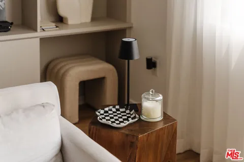 $1,229,000 | 1040 North Spaulding Avenue, Unit 4, West Hollywood, CA 90046