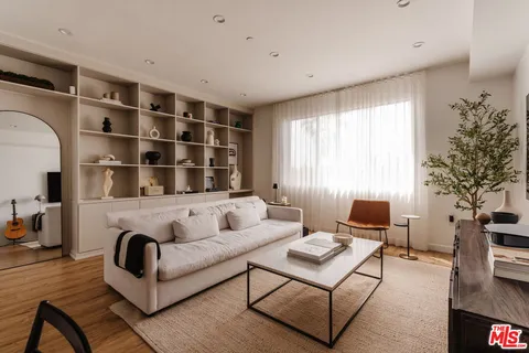 $1,229,000 | 1040 North Spaulding Avenue, Unit 4, West Hollywood, CA 90046