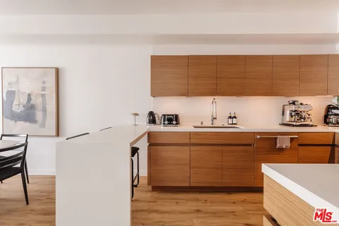 $1,229,000 | 1040 North Spaulding Avenue, Unit 4, West Hollywood, CA 90046