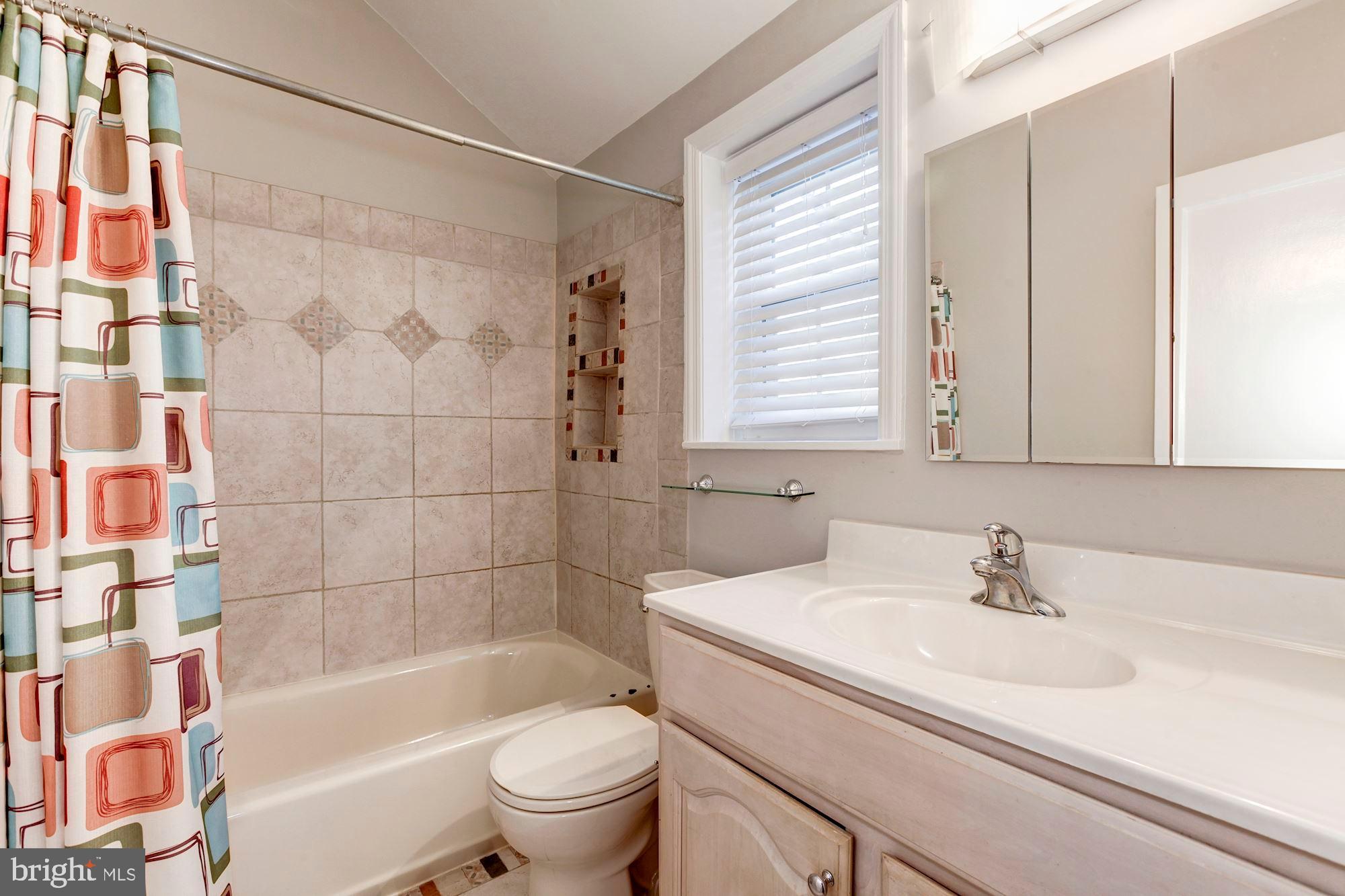 10030 Dallas Avenue Silver Spring, MD 20901 - Photo 18 of 24 Upper level full bath