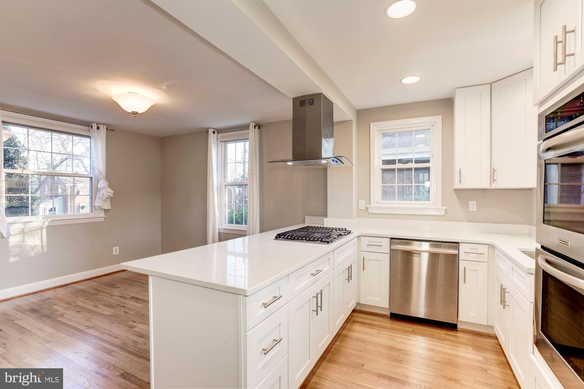 10030 Dallas Avenue Silver Spring, MD 20901 - Photo 9 of 24 Two ovens!