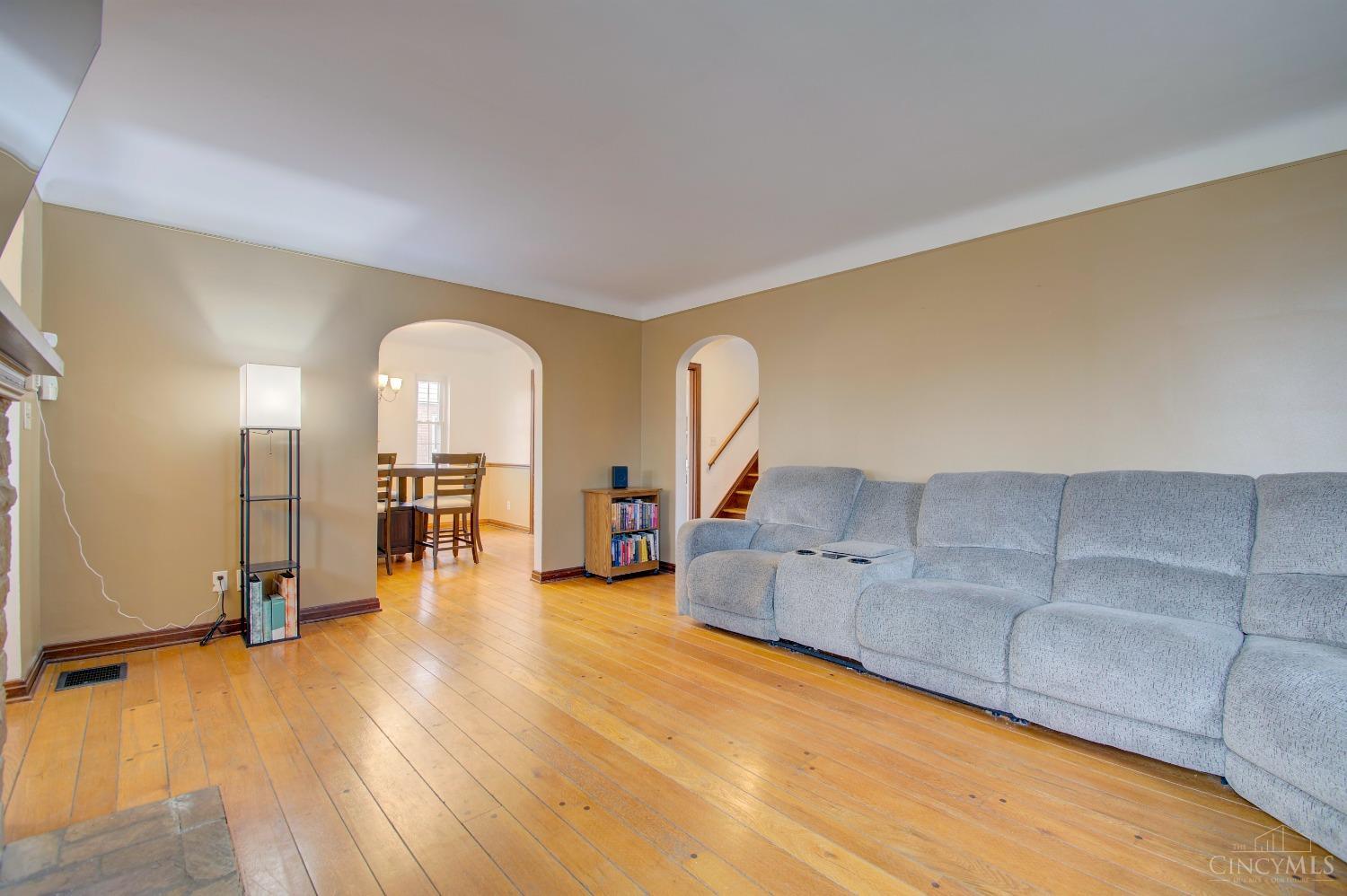 3083 Neisel Avenue Cincinnati, OH 45248 - Photo 7 of 35 Gallery Image 7