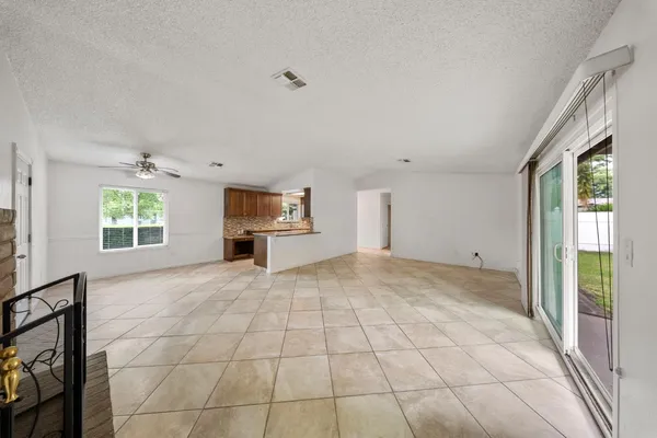 $399,999 | 1120 Shasta Avenue, Modesto, CA 95358