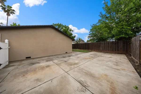 $399,999 | 1120 Shasta Avenue, Modesto, CA 95358