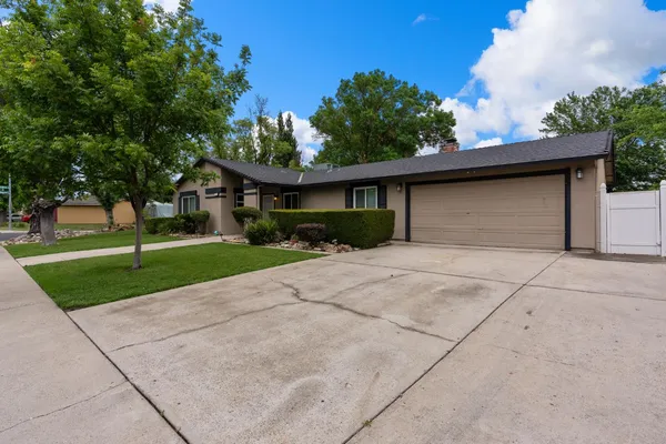 $399,999 | 1120 Shasta Avenue, Modesto, CA 95358