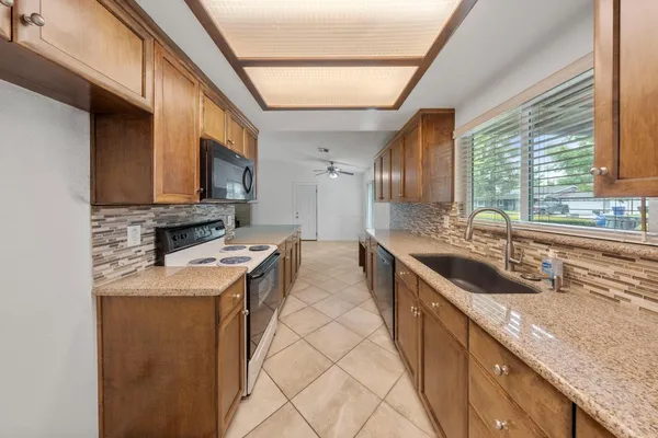 $399,999 | 1120 Shasta Avenue, Modesto, CA 95358