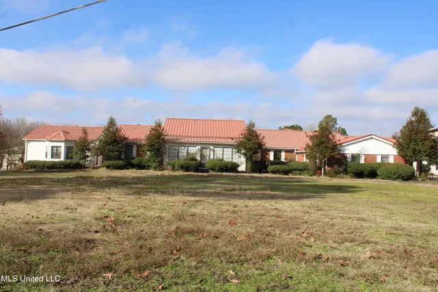$625,000 | 76 Peach Tree Road, Byhalia, MS 38611