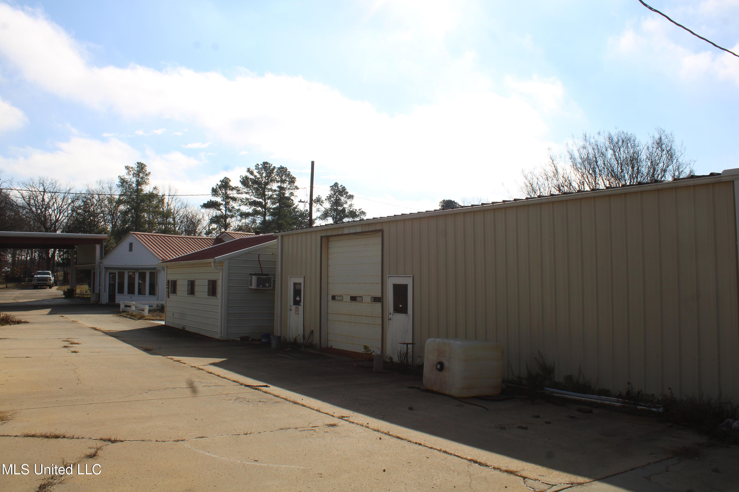 76 Peach Tree Road Byhalia, MS 38611 - Photo 37 of 47 IMG_7018