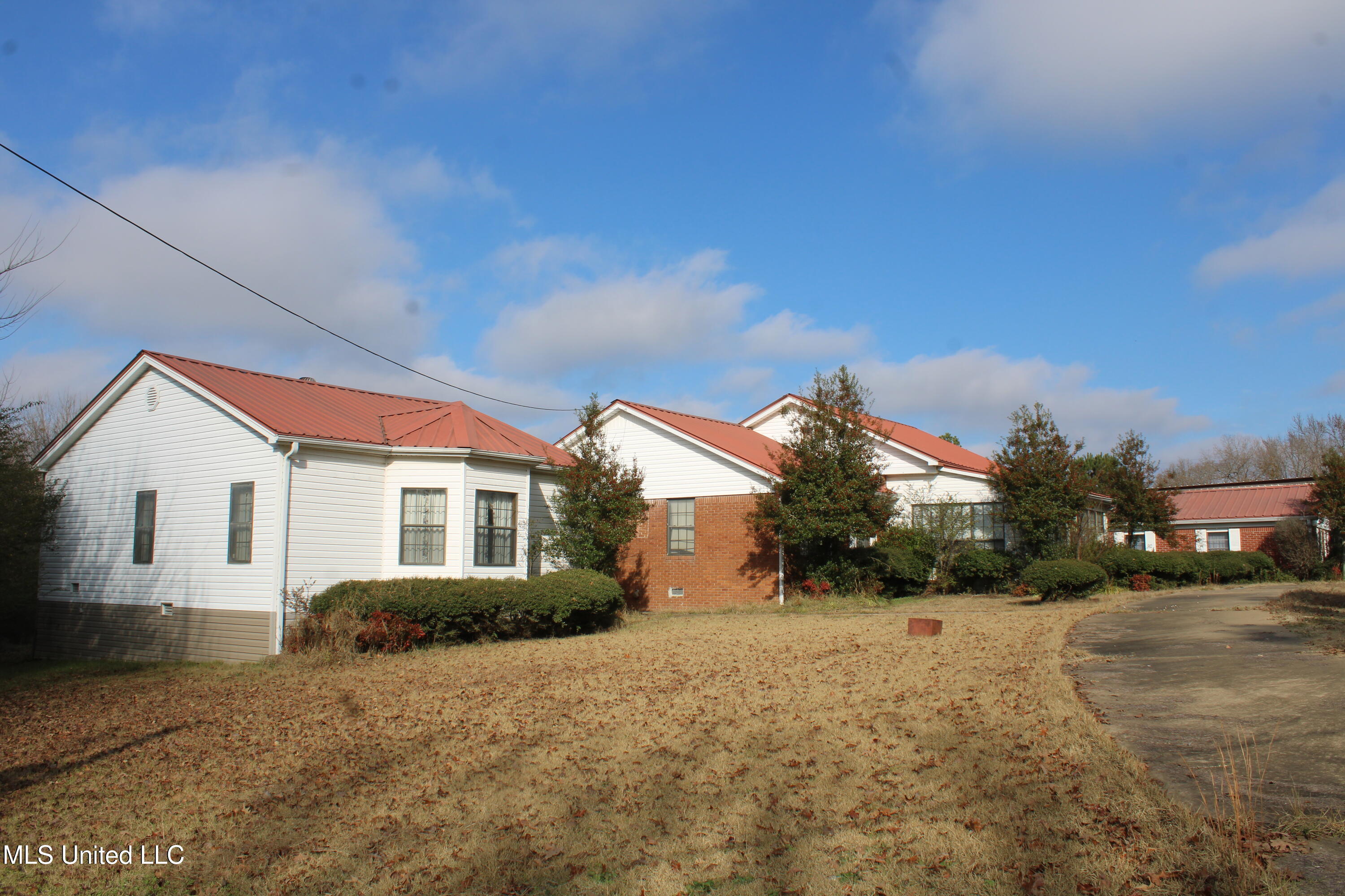 76 Peach Tree Road Byhalia, MS 38611 - Photo 4 of 47 IMG_7003