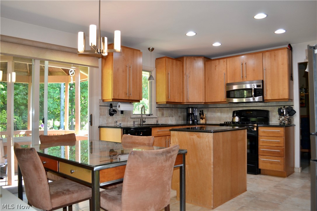 1955 Winchester Road Cleveland, OH 44124 - Photo 9 of 21
